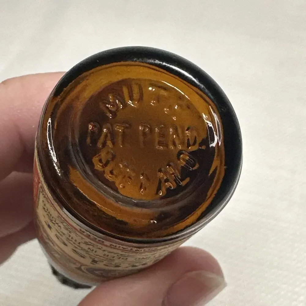 BUDWEISER BEER ADVERTISING GLASS SALT AND PEPPER SHAKERS WITH Metal TOPS